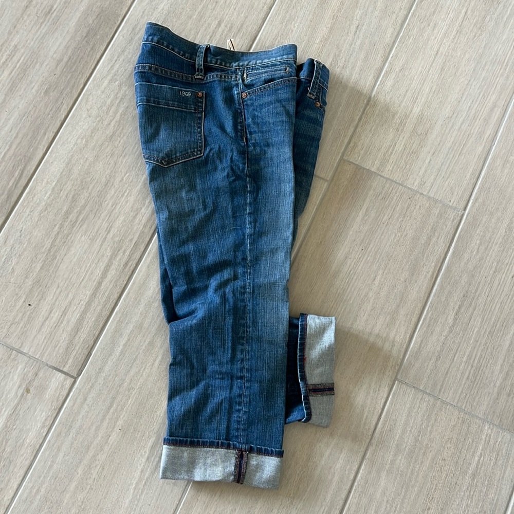 Limited edition 1969 size 8 gap jeans; cropped or ankle